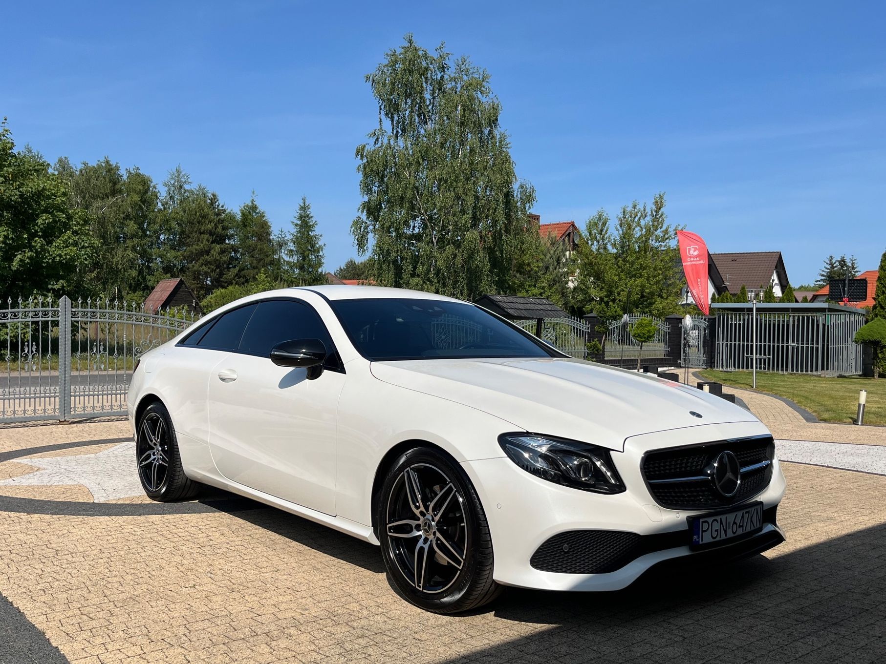 Mercedes-Benz Klasa E Garażowany, kobieta właściciel