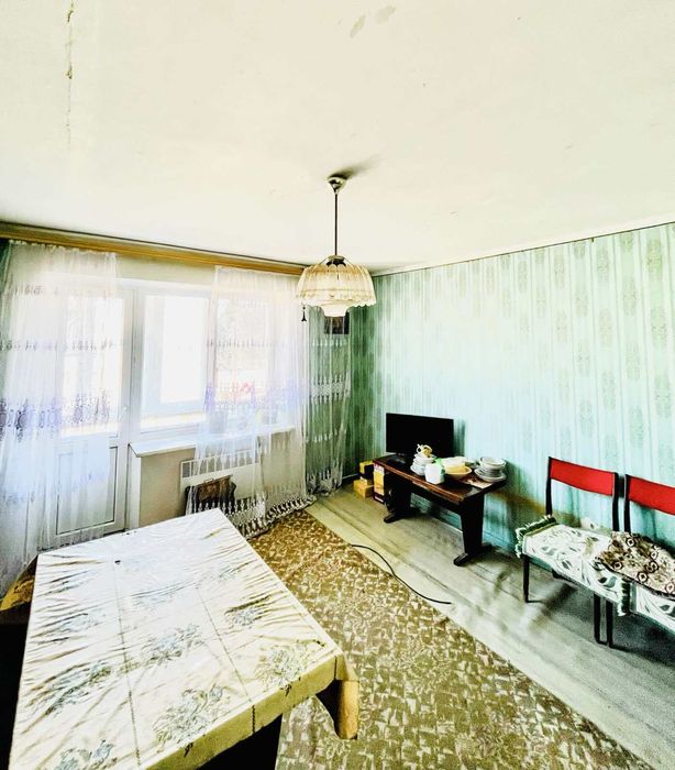 Продам 3-и кімнатну квартиру мікрорайон Шкільний.