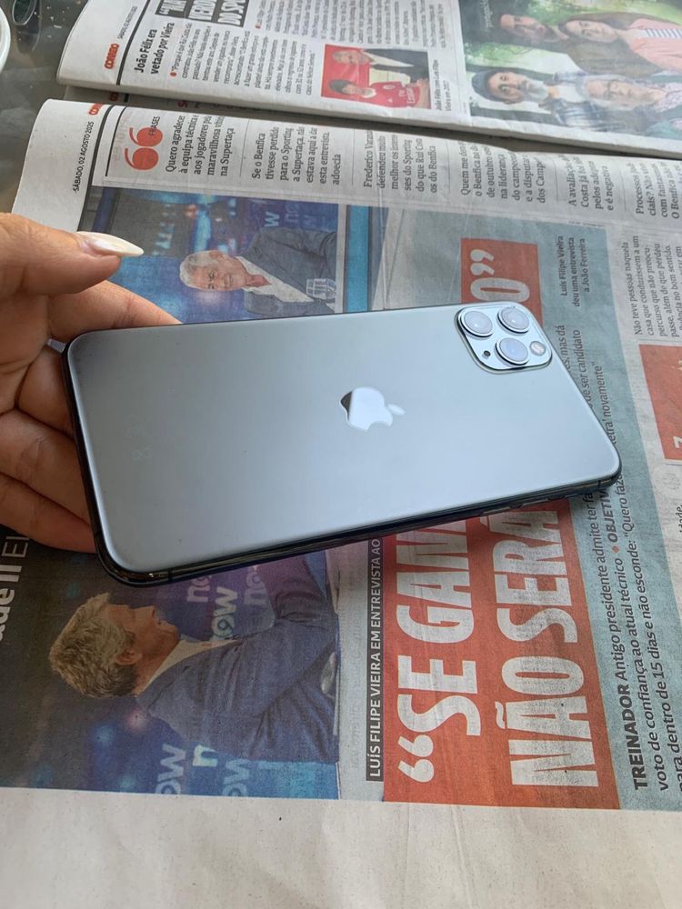 Iphone 11 pro max 256g bom estado
