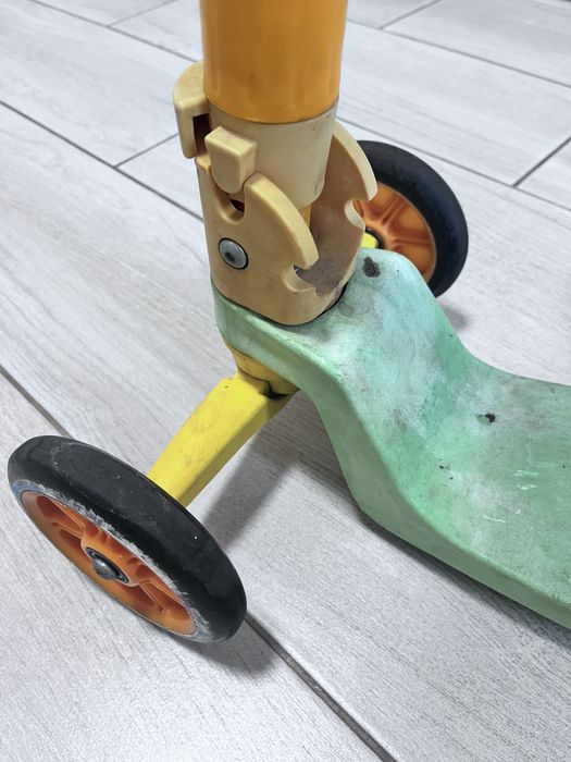 Віддам дитячий самокат