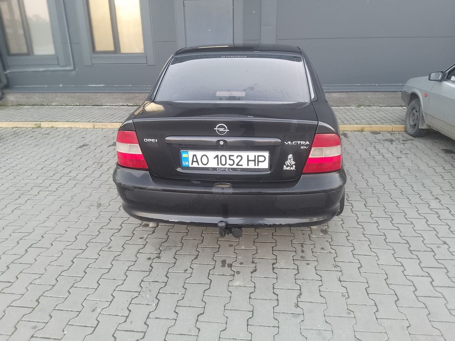 Автомобіль Опель Вектра Б