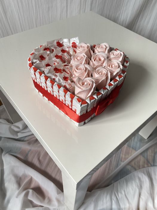 Серце з шоколаду Подарунок дівчині асортимент букет