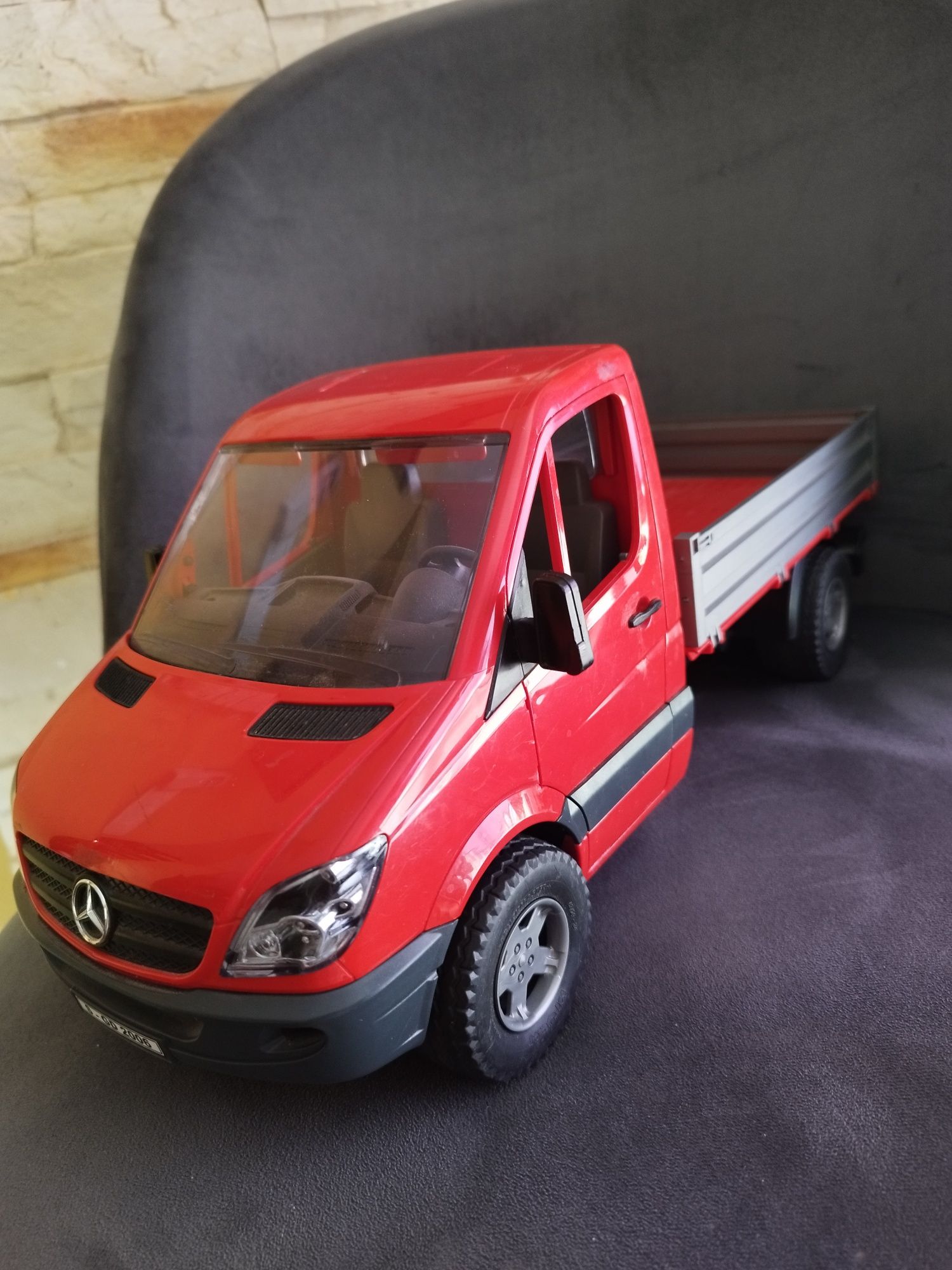 Mercedes Benz Sprinter skrzyniowy 1:16 Bruder