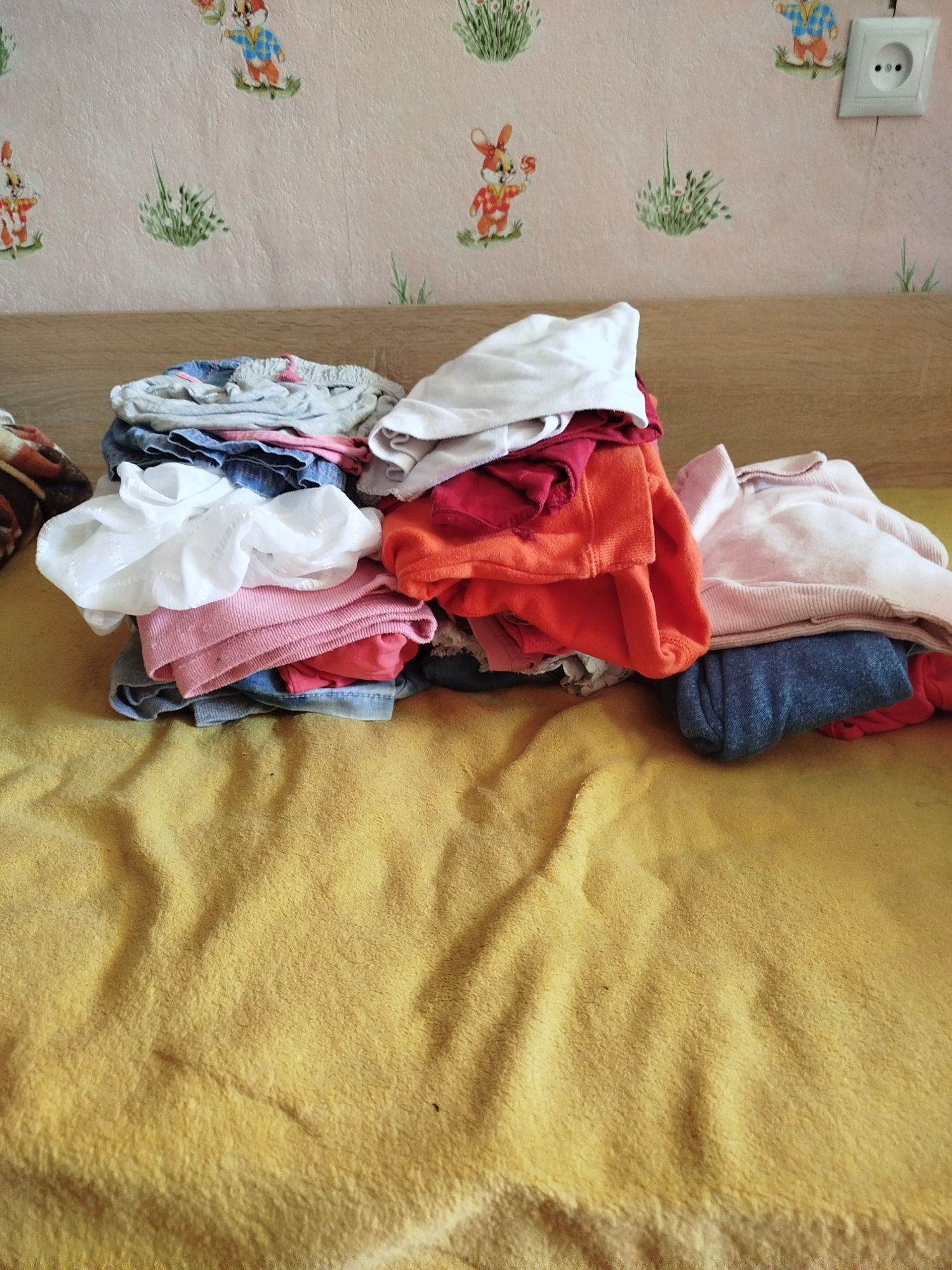 Отдам вещи на девочку 5-8 лет
