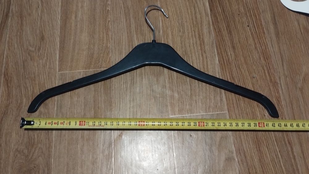 Вішаки тремпель для одягу