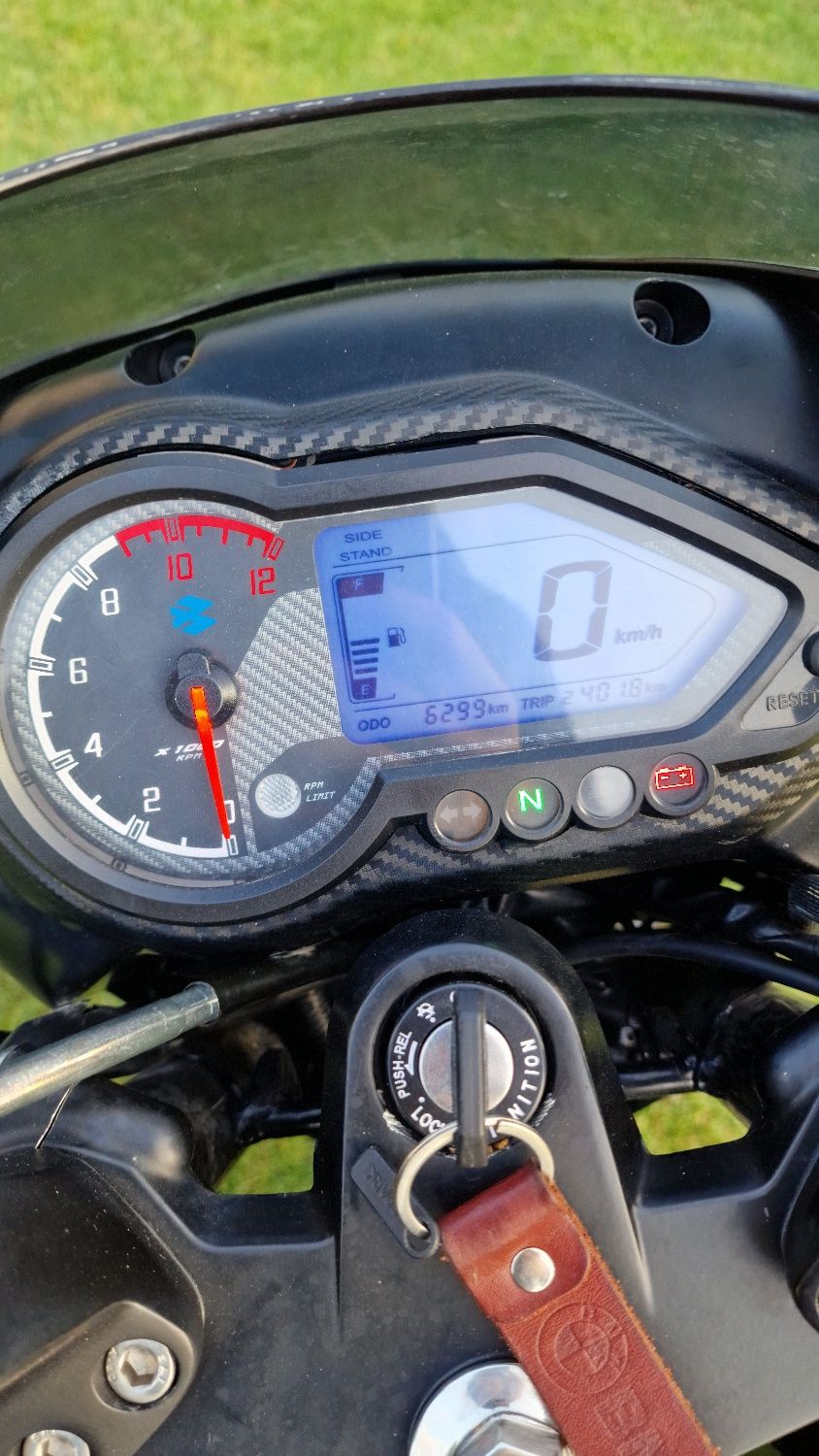 Продам bajaj pulsar 180