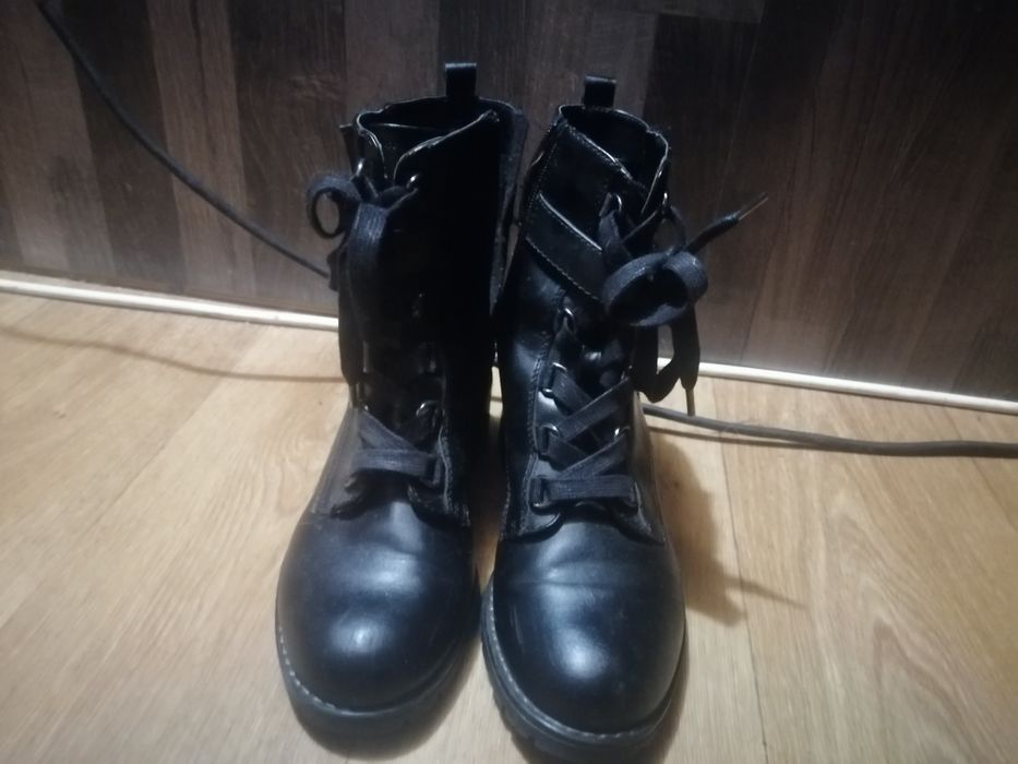 Продам черевички (ботинки)