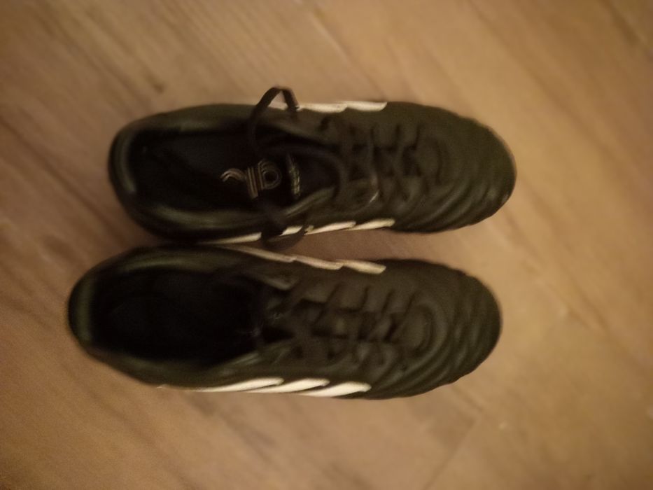 Chuteiras futebol adidas pouco utizadas preço negociável