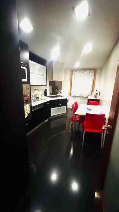 T2 Infantado, novo, sala mobilada, 2 wc