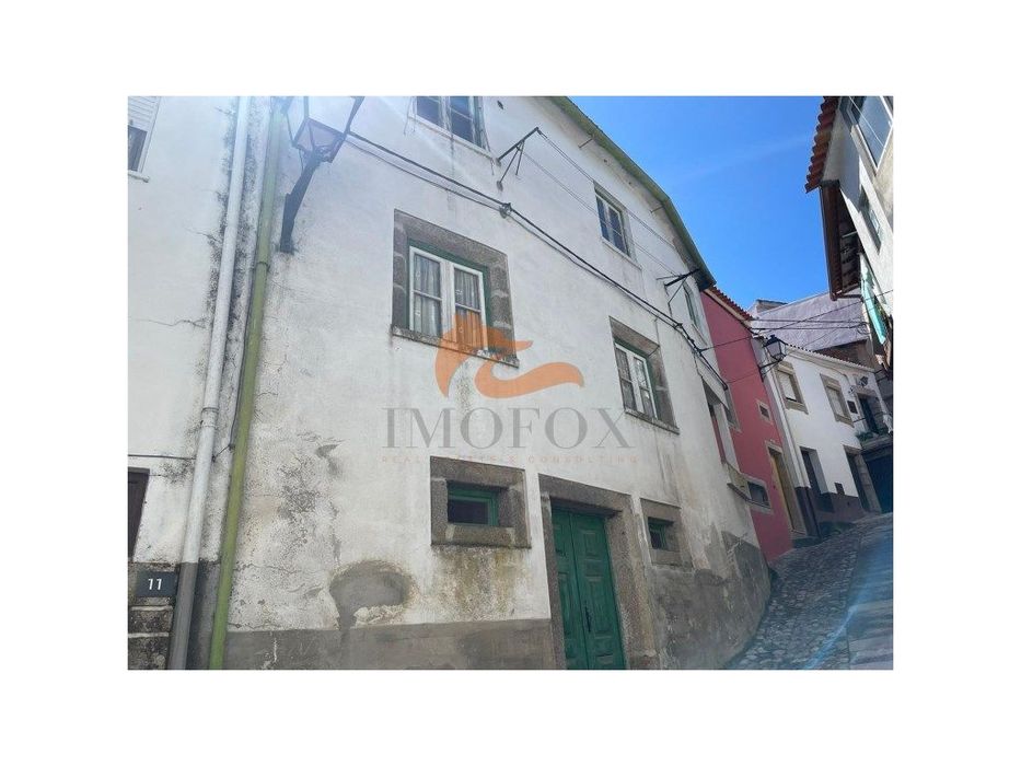 Casa para renovar em Vila Cova de Alva (Arganil)