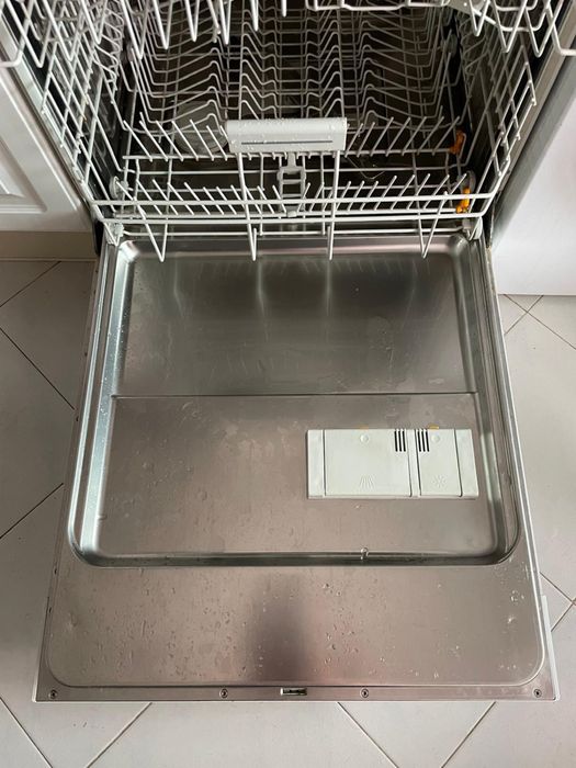 Máquina lavar loiça Miele