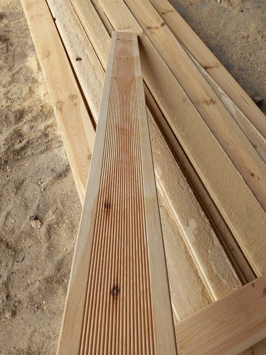 Deska elewacyjna, podbitka, deska tarasowa oraz drewno konstrukcyjne.