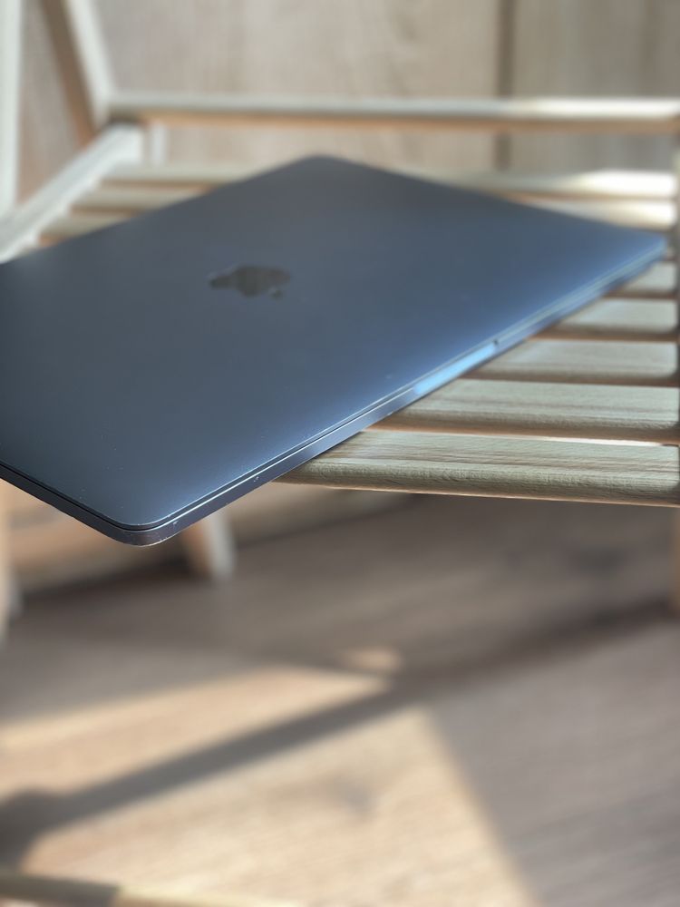 Apple MacBook Pro 13”, 2016р, і5, SSD 256gb, 8gb ОЗУ. Макбук ноутбук