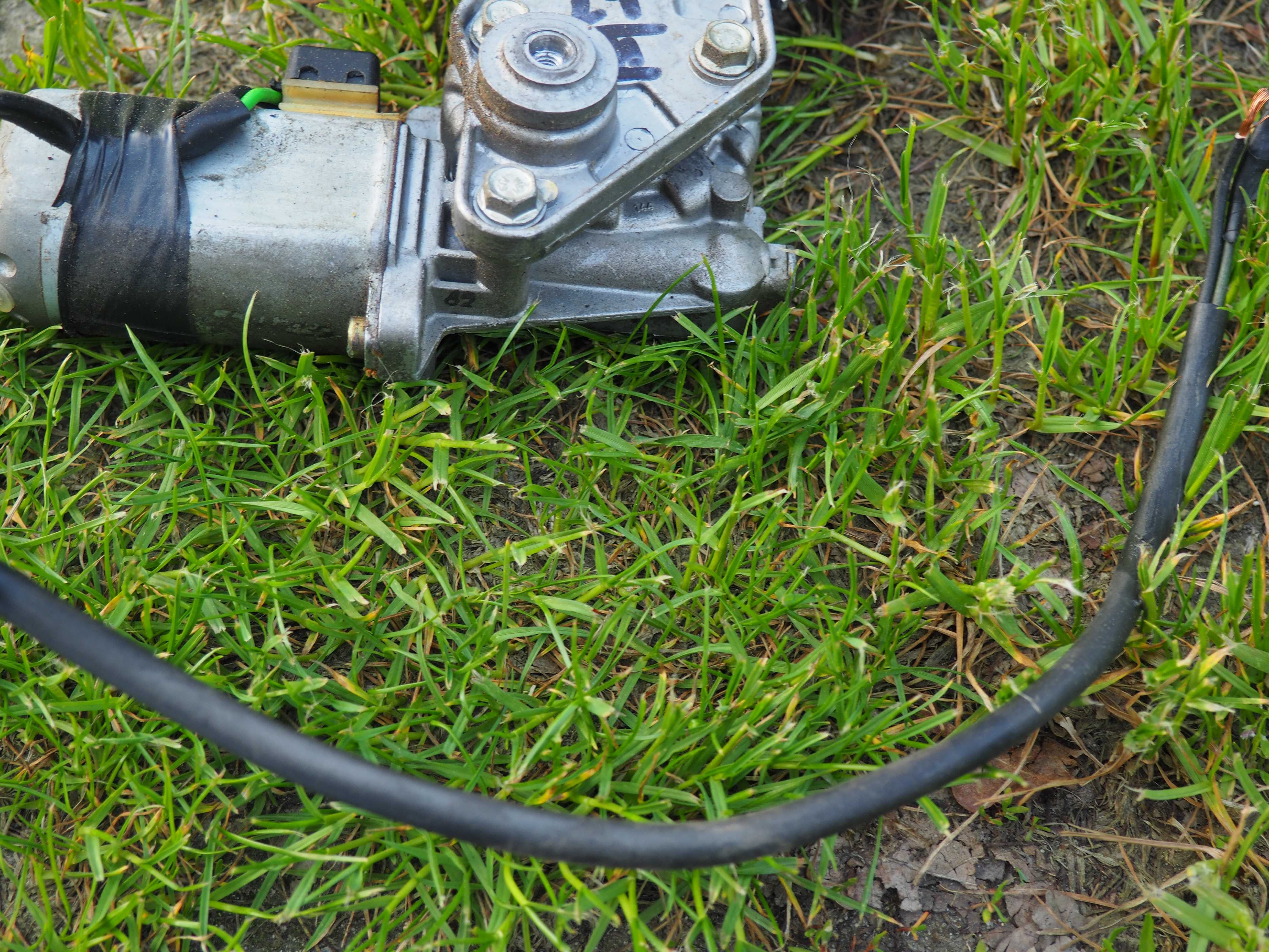 Podnośnik elektryczny tylny mercedes W126 long 2 seria