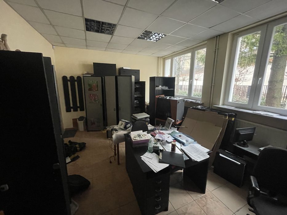 Oddam za darmo stare meble biurowe