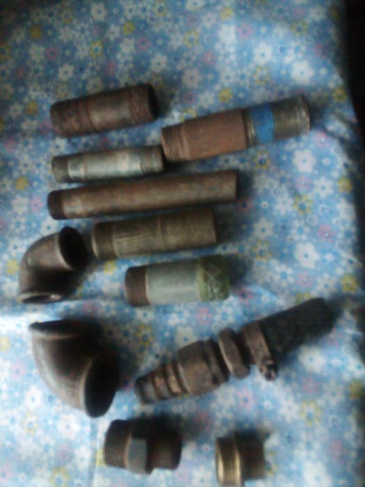 Продаю  стойки, трос для прочистки, заглушки для карниза