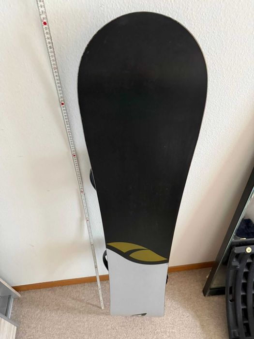 Deska snowboardowa Elan 160cm z wiązaniami Nitro, stan bdb