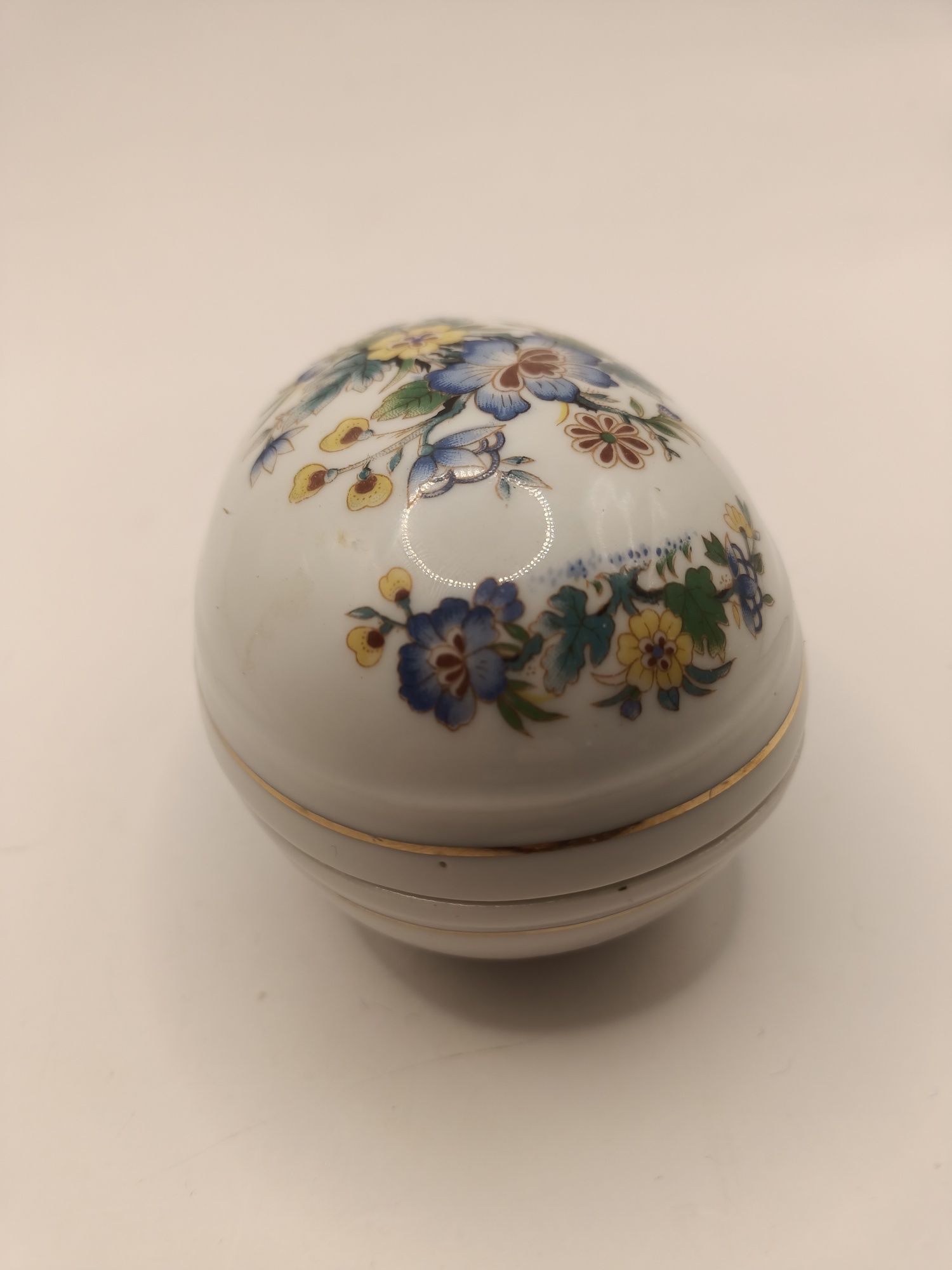 FIGURKA PUZDERKO jajko porcelana wiosna kwiaty