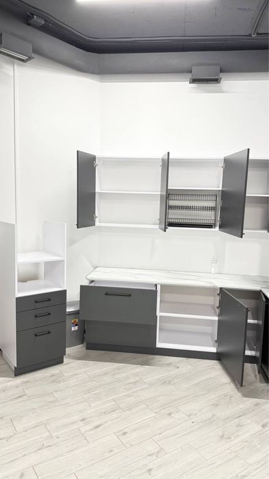 Офісні меблі б/у