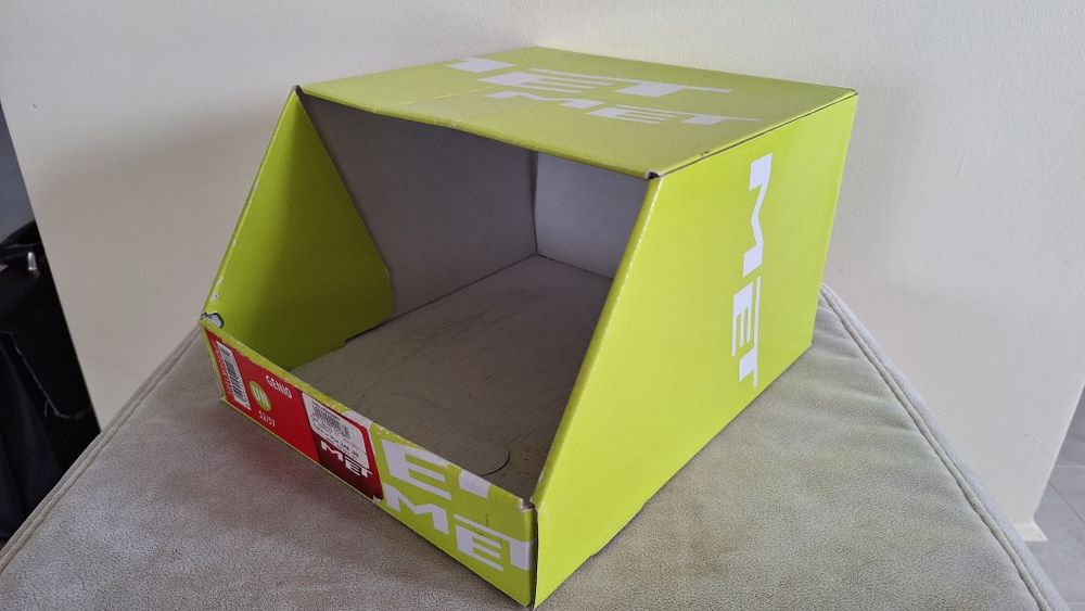 Sprzedam dziecięcy kask MET GENIO