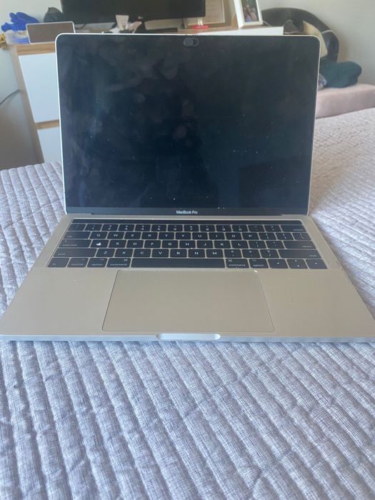 Macbook i5 com rato incluido