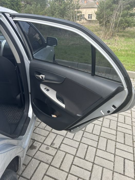 Продам своє офіційне авто