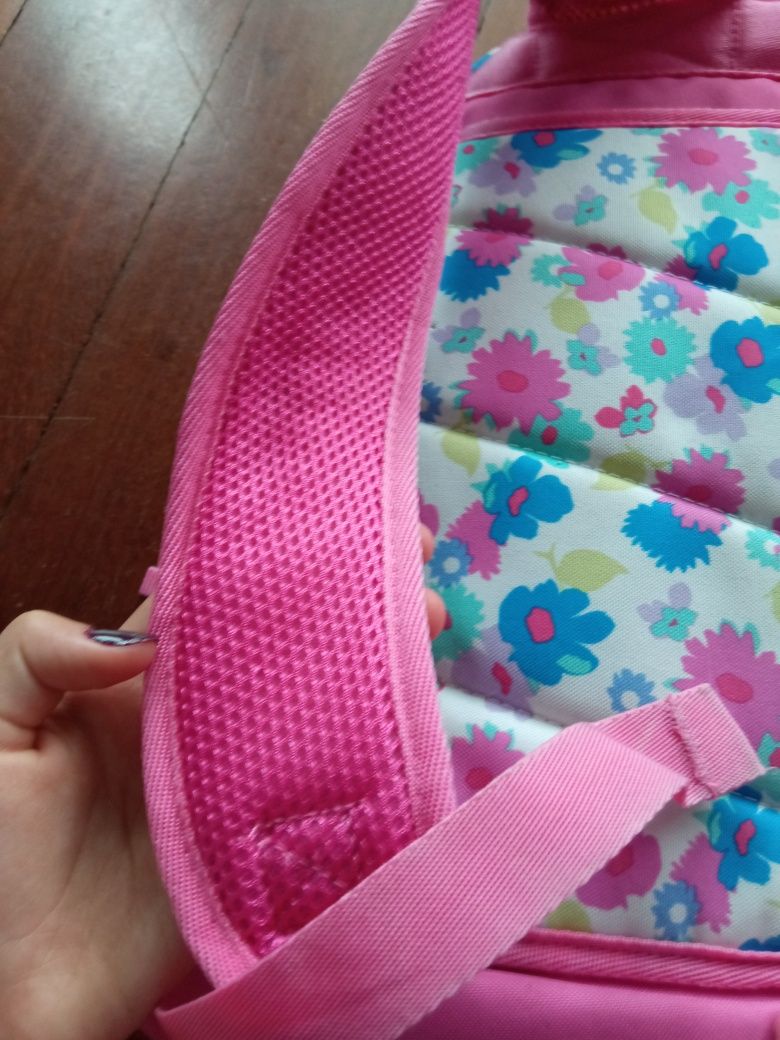 Mochila escolar de menina