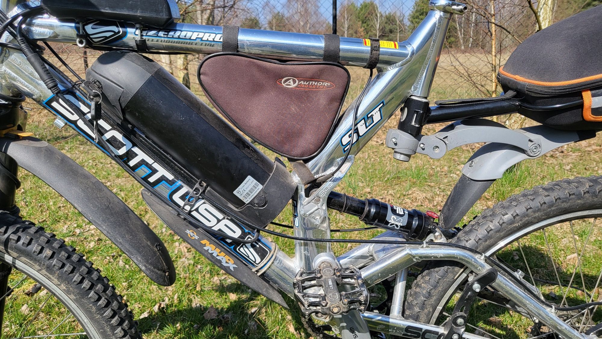 Rower z napędem elektrycznym 250W .