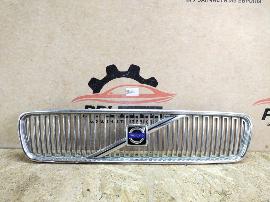 Volvo V50 I 2004-2008 до рестайлинга решетка радиатора BPCS52901