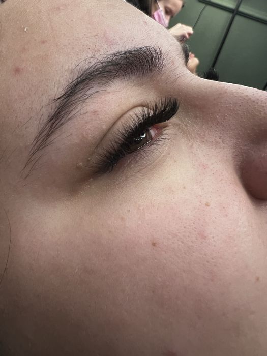 Нарощування вій та фарбування брів