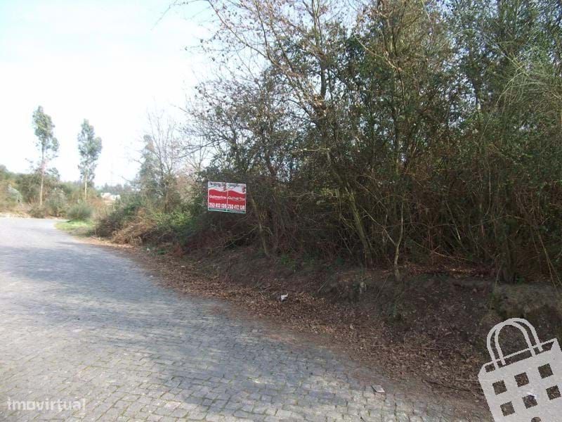 Loteamento para moradias - Vende-se Terreno