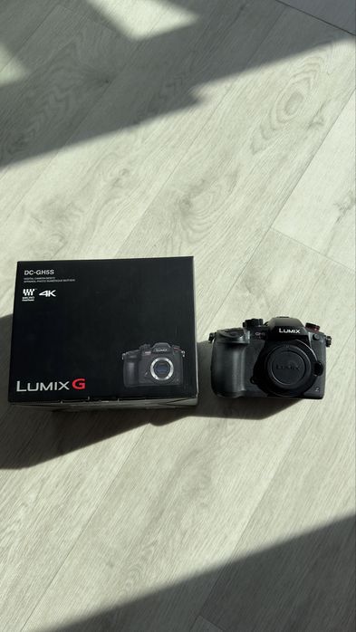 Продам фотоаппарат panasonic gh5s