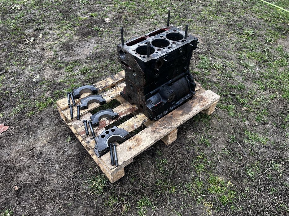 Blok silnik ursus 3512 mf 255 c360-3p