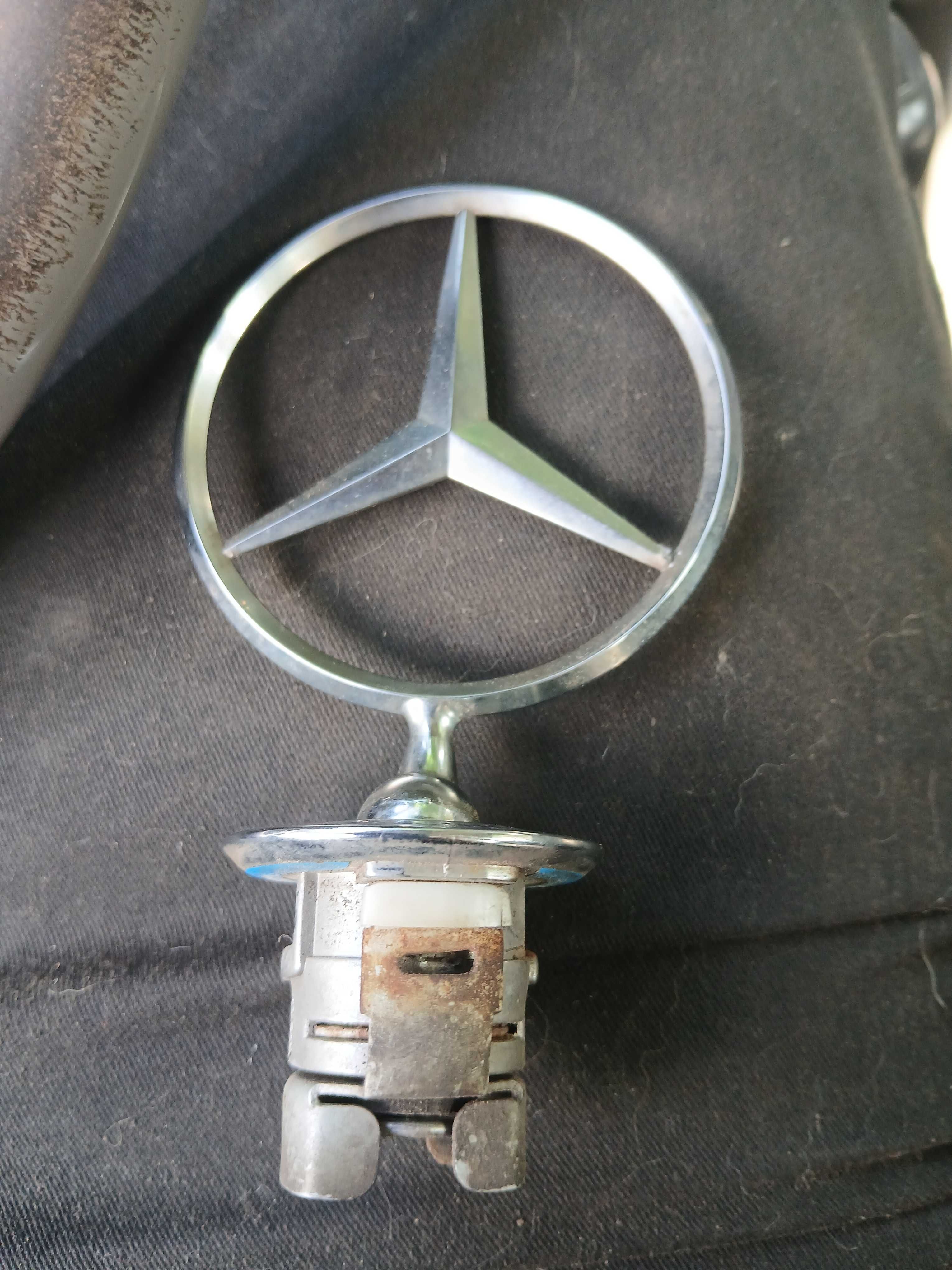 Emblemat znaczek mercedes