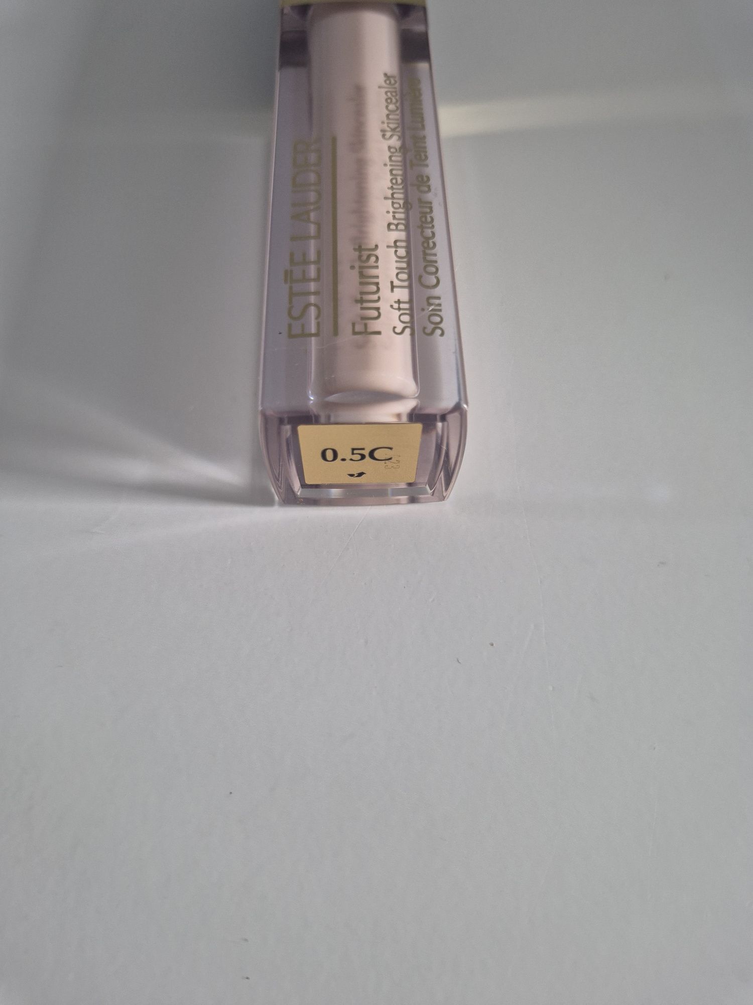 Estee Lauder Futurist korektor rozjaśniający 0.5C