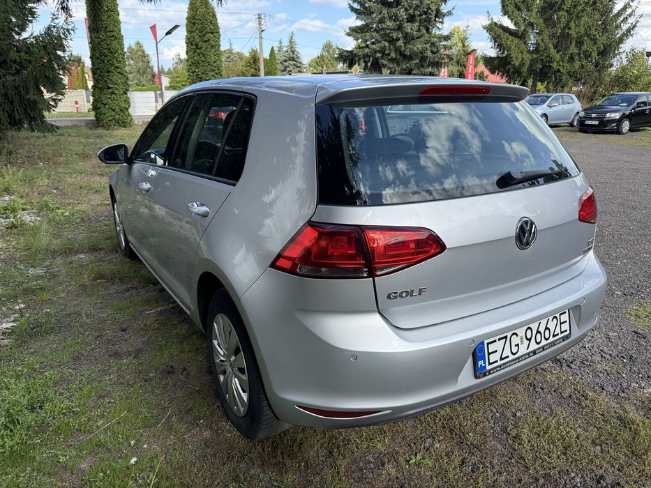 Volkswagen Golf 7, benzyna, dwa komplety kół, ważne opłaty