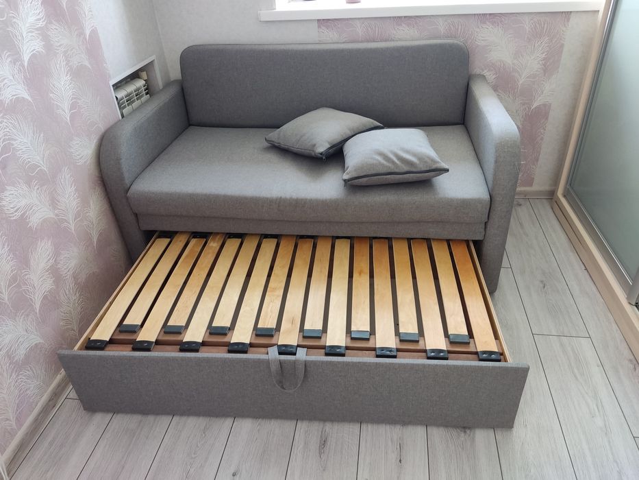 Диван півторашка однотонний розкладний