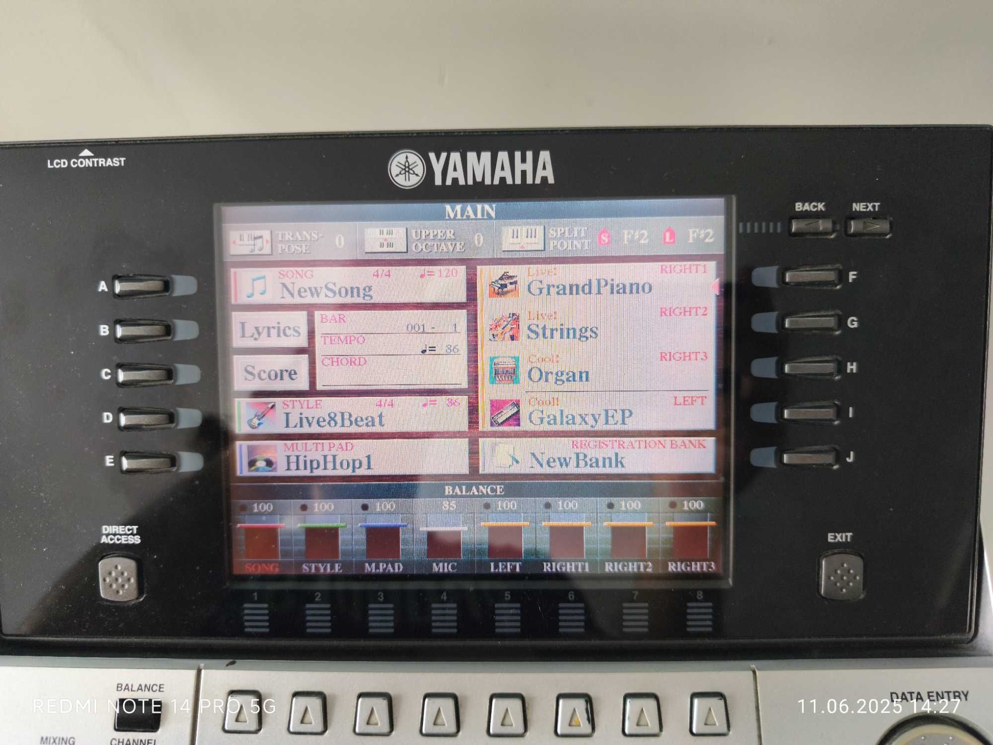 Yamaha Tyros Keyboard