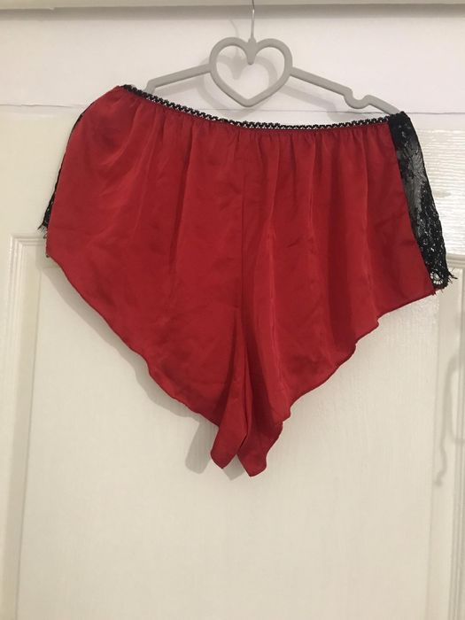 Жіночий нічний комплект