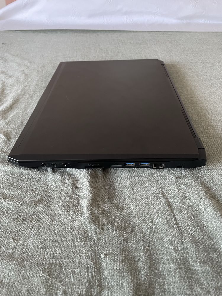 Portatil clevo gtx 980m