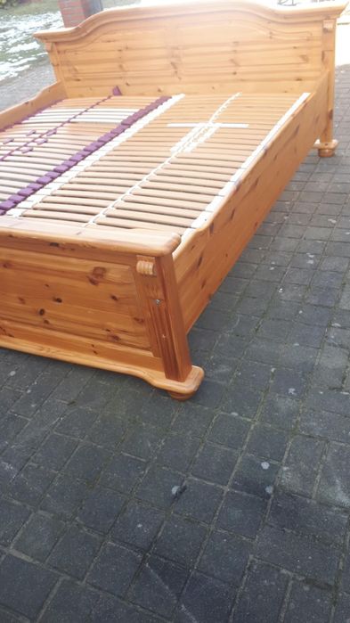 Solidne drewniane łóżko sypialniane 180cm na 200cm