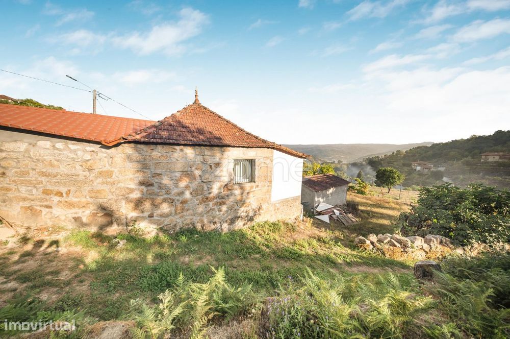 Moradia T4 para recuperar