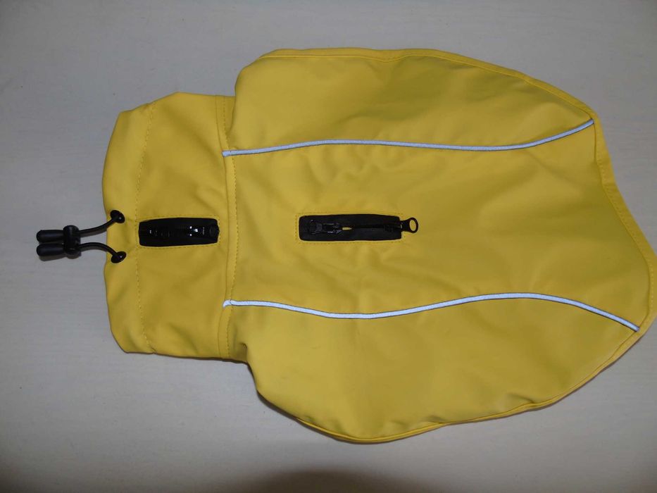 nowa przeciwdeszczowa kurtka - płaszczyk TRIXIE 25 cm