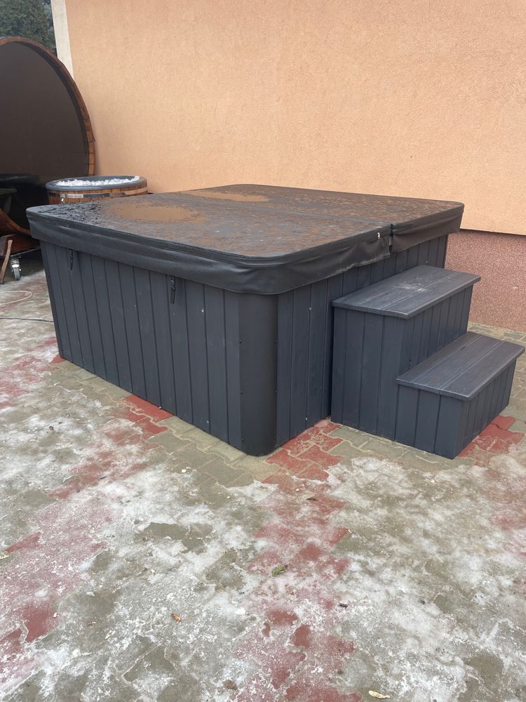 Balia ogrodowa kwadratowa Jacuzzi ogrzewana GAZ
