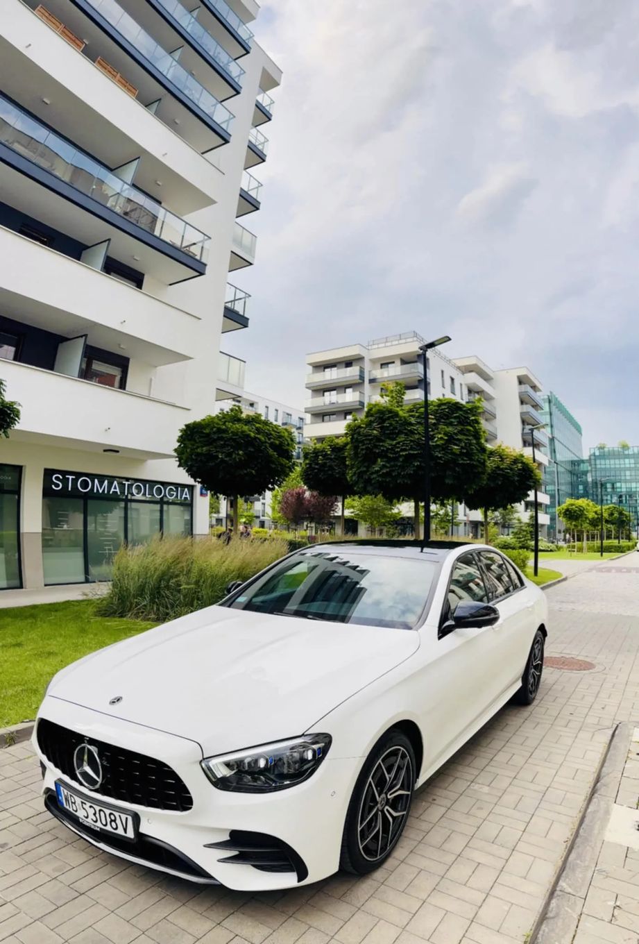 Mercedes-Benz Klasa E E 220 d 4MATIC Business edition, pierwszy właściciel, stan idealny!