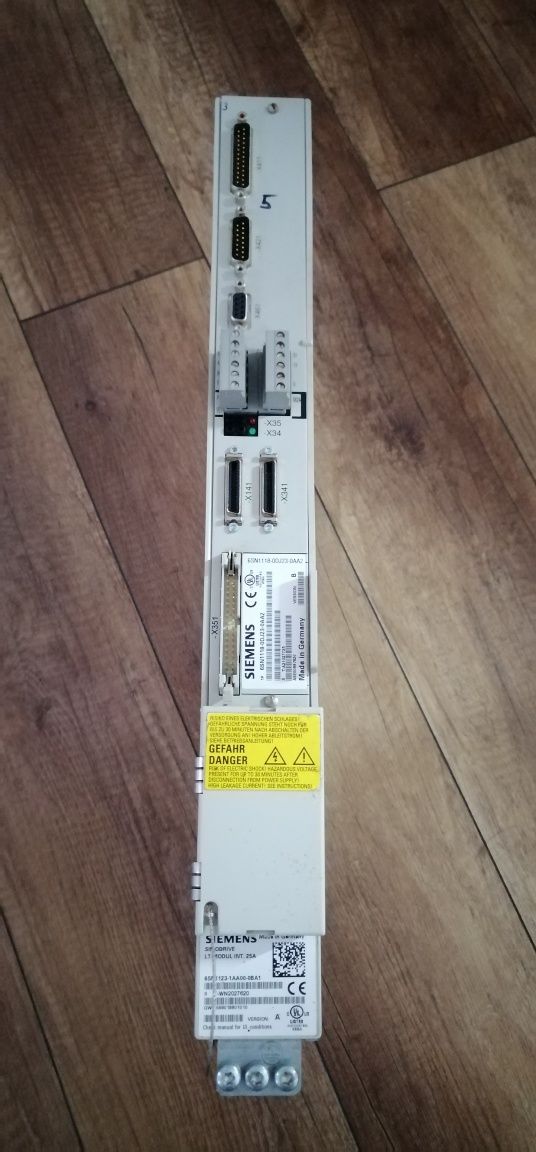 Siemens Simodrive 6SN1123-1AA00-0BA1 + 6SN1118-0DJ23-0AA2