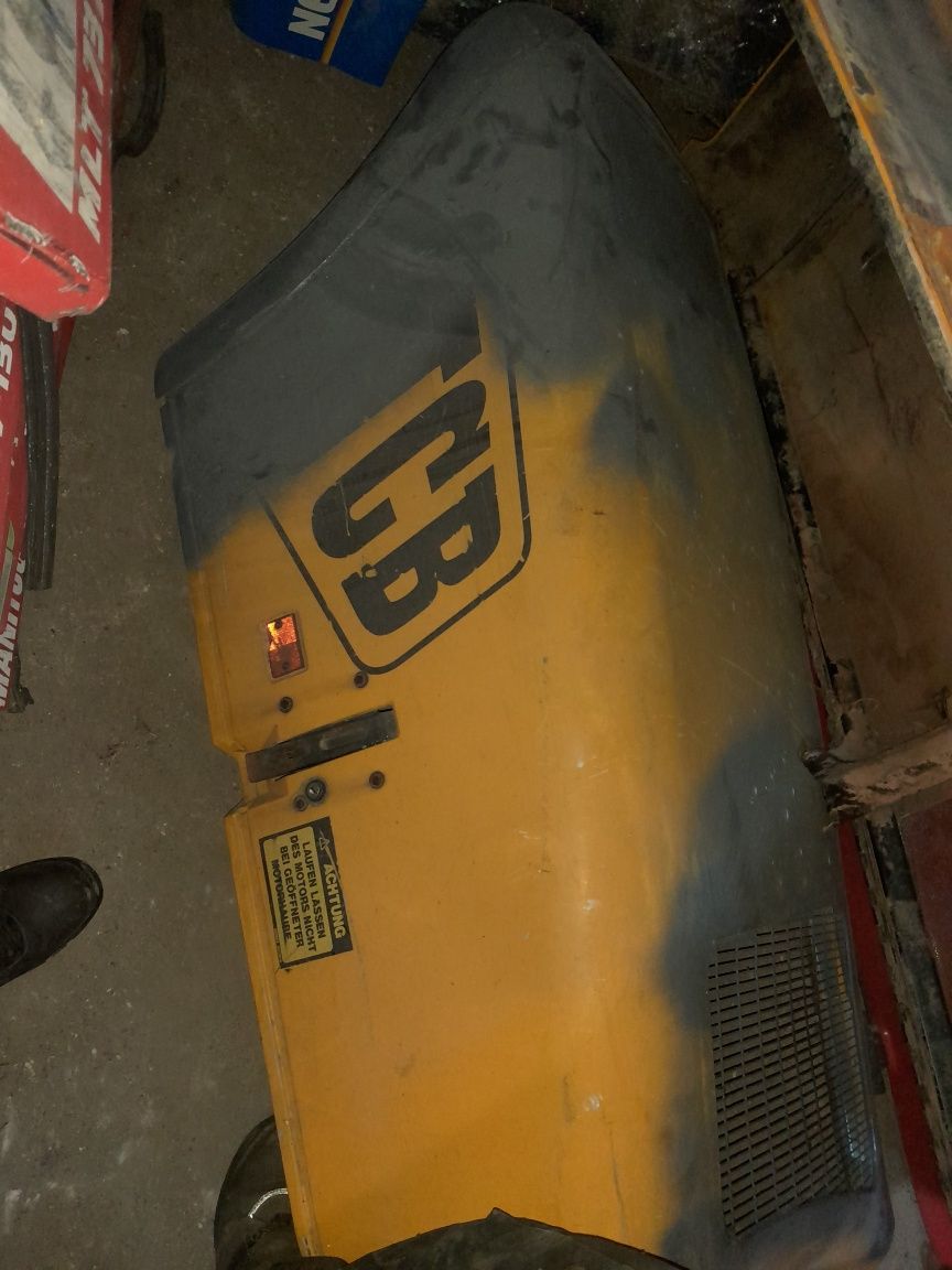Maska Jcb, Manitou