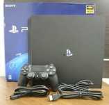 Consola PS4 Pro 1TB + 1 Comando + 5 Jogos