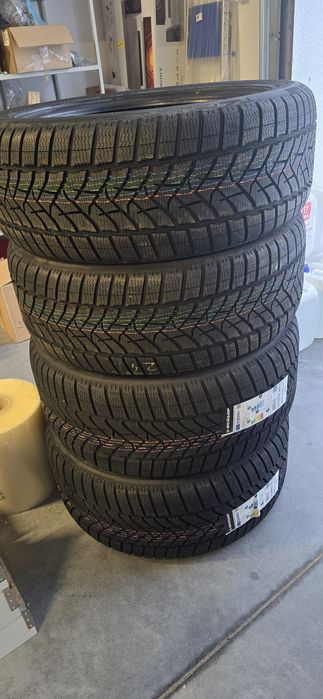 Komplet Opon Zimowych 255/45R20 285/40R20 Dunlop Winter Sport 5 Suv