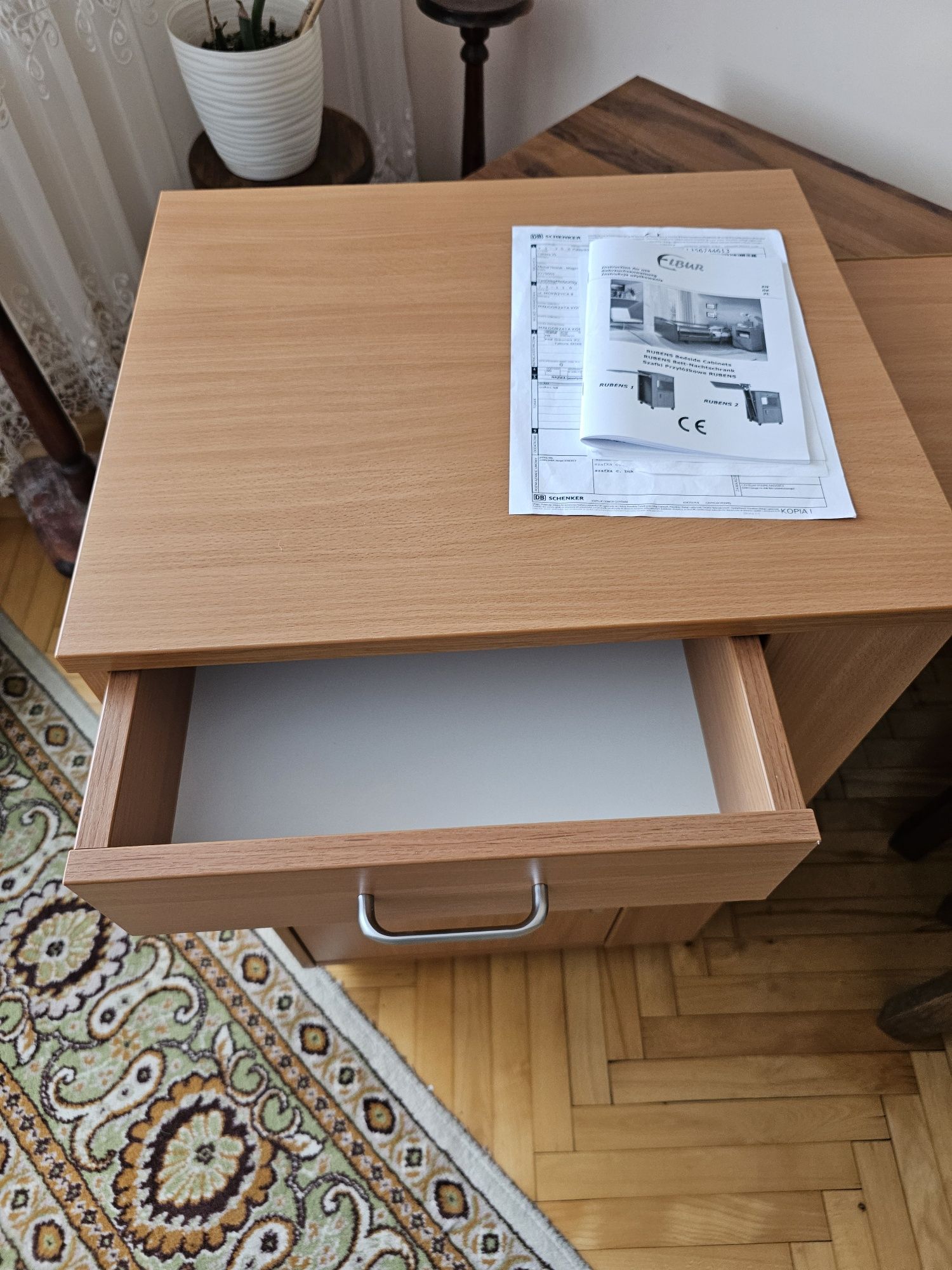 Szafka przyłóżkowa Elbur Rubens 1. Prawie nowa. Stan idealny